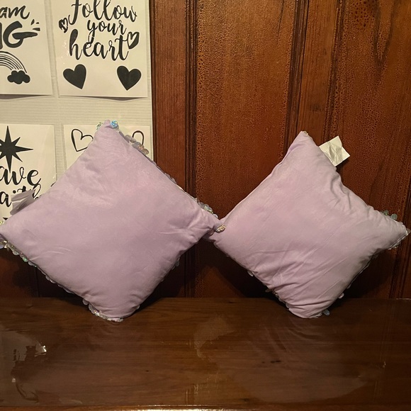 Pack of 2 New Luxury Series Reversible Purple Sequin Glitzy Comfy Throw Pillows - Picture 6 of 11